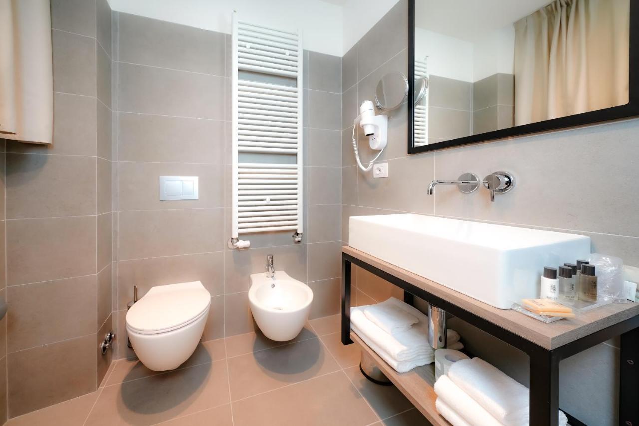 Bergamo Inn 15 Екстер'єр фото Bathroom
