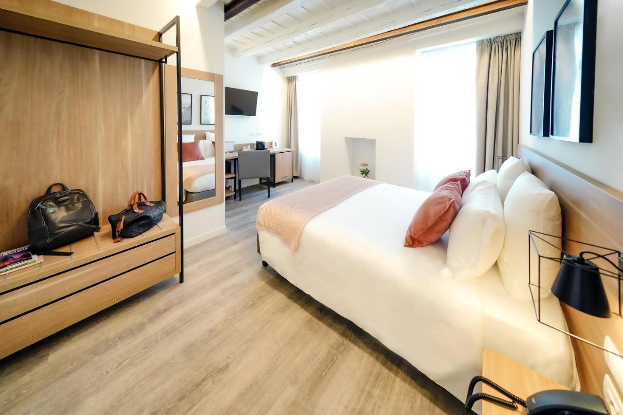 Bergamo Inn 15 Екстер'єр фото A room at the hotel
