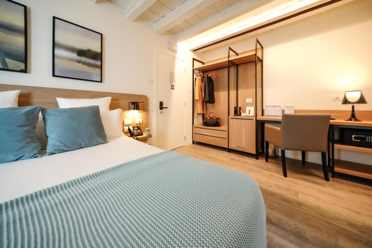Bergamo Inn 15 Екстер'єр фото A room at the hotel