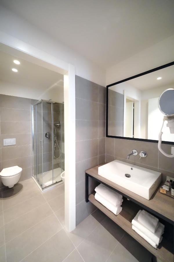 Bergamo Inn 15 Екстер'єр фото Bathroom